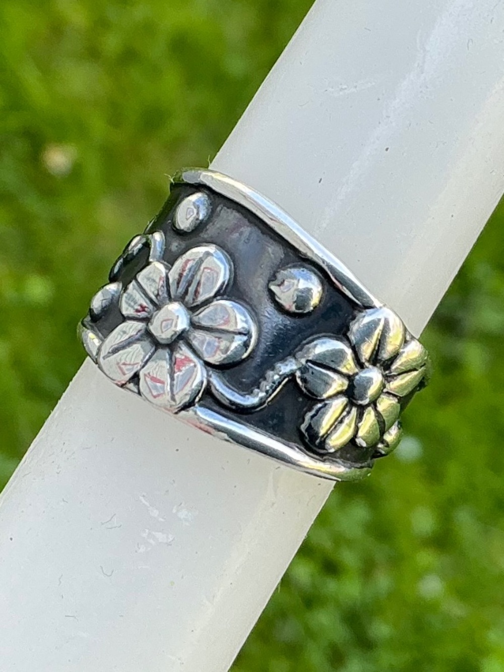Vintage Mexico Sterling Silver Ring Signed Daisy Flower Band Oxidized Design - Picture 7 of 16